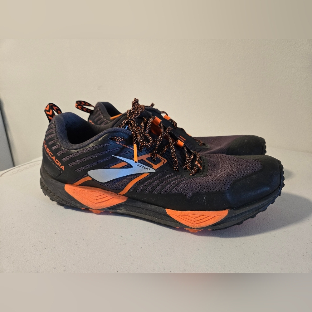 Brooks Men's Black and Orange Running Shoes